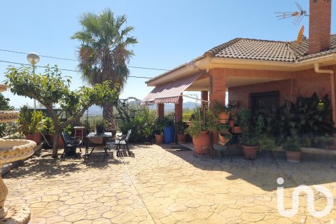 Hus till salu i Sax, Alicante, Spanien 4 sovrum, 291 kvm. Nr. 153038 - foto 25