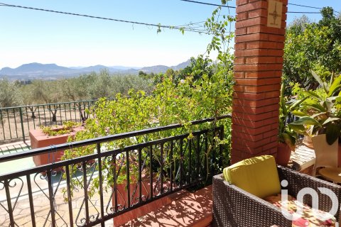 Hus till salu i Sax, Alicante, Spanien 4 sovrum, 291 kvm. Nr. 153038 - foto 23