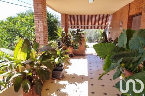 Hus till salu i Sax, Alicante, Spanien 4 sovrum, 291 kvm. Nr. 153038 - foto 24