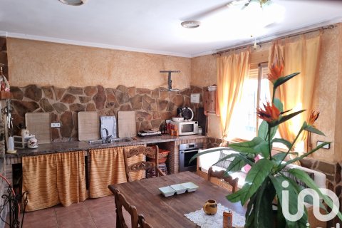 Hus till salu i Sax, Alicante, Spanien 4 sovrum, 291 kvm. Nr. 153038 - foto 26