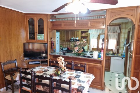 Hus till salu i Sax, Alicante, Spanien 4 sovrum, 291 kvm. Nr. 153038 - foto 11