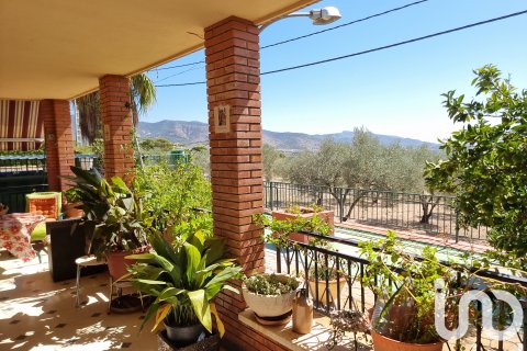 Hus till salu i Sax, Alicante, Spanien 4 sovrum, 291 kvm. Nr. 153038 - foto 5