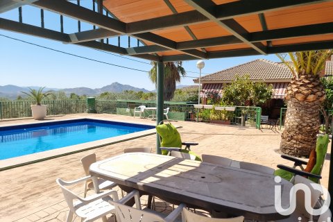 Hus till salu i Sax, Alicante, Spanien 4 sovrum, 291 kvm. Nr. 153038 - foto 2