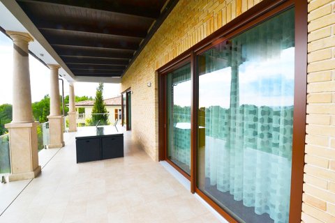 Villa for sale in Santa Ponsa, Mallorca, Spain 4 bedrooms, 400 sq.m. No. 148128 - photo 17