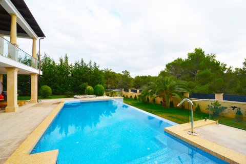 Villa for sale in Santa Ponsa, Mallorca, Spain 4 bedrooms, 400 sq.m. No. 148128 - photo 4