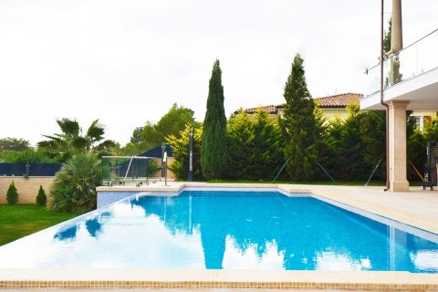 Villa for sale in Santa Ponsa, Mallorca, Spain 4 bedrooms, 400 sq.m. No. 148128 - photo 3