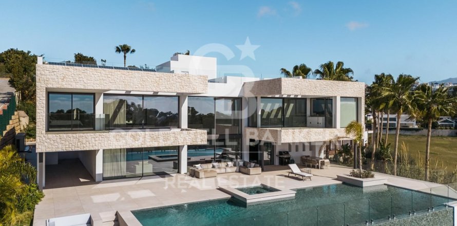 Villa a Benahavis, Malaga, Spagna 4 camere da letto, 1126 mq. N° 159110