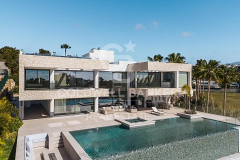 Villa a Benahavis, Malaga, Spagna 4 camere da letto, 1126 mq. N° 159110