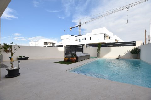Villa for sale in Los Montesinos, Alicante, Spain 3 bedrooms, 108 sq.m. No. 149982 - photo 3