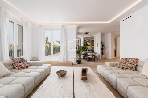 Ático en venta en Barcelona, España 3 dormitorios, 210 m2 No. 150250 - foto 3