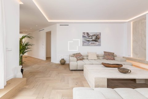 Ático en venta en Barcelona, España 3 dormitorios, 210 m2 No. 150250 - foto 5