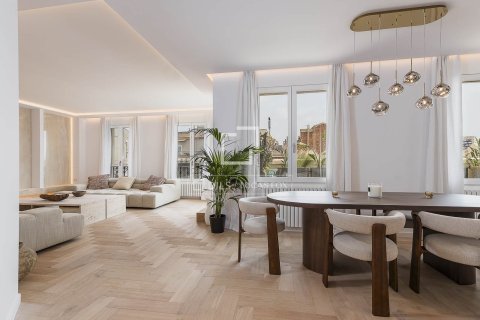 Ático en venta en Barcelona, España 3 dormitorios, 210 m2 No. 150250 - foto 6