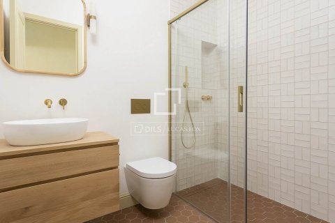 Apartment à vendre à Barcelona, Espagne, 3 chambres, 200 m2 No. 150249 - photo 18