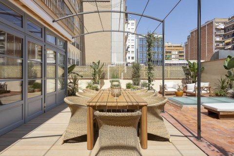 Apartment à vendre à Barcelona, Espagne, 3 chambres, 200 m2 No. 150249 - photo 2