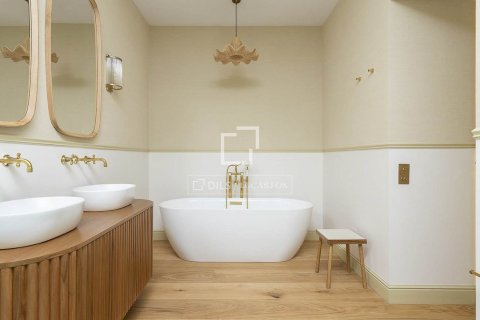 Apartment à vendre à Barcelona, Espagne, 3 chambres, 200 m2 No. 150249 - photo 9