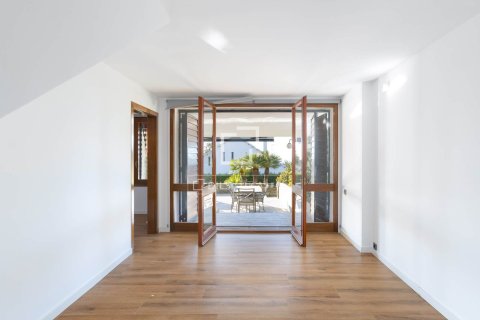 Villa for sale in Tiana, Barcelona, Spain 5 bedrooms, 848 sq.m. No. 150247 - photo 8