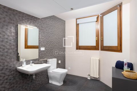 Villa for sale in Tiana, Barcelona, Spain 5 bedrooms, 848 sq.m. No. 150247 - photo 17