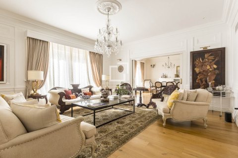 Ático en venta en Barcelona, España 6 dormitorios, 551 m2 No. 150246 - foto 11
