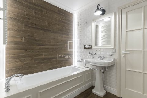 Ático en venta en Barcelona, España 6 dormitorios, 551 m2 No. 150246 - foto 30