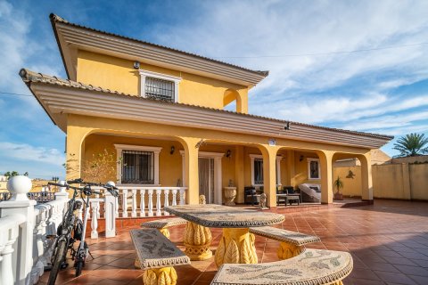 Villa in vendita a Torrevieja, Alicante, Spagna 6 camere da letto, 340 mq. N° 194568 - foto 5