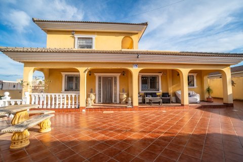 Villa in vendita a Torrevieja, Alicante, Spagna 6 camere da letto, 340 mq. N° 194568 - foto 6