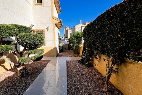 Villa in vendita a Alicante, Spagna 3 camere da letto, 184 mq. N° 194563 - foto 10