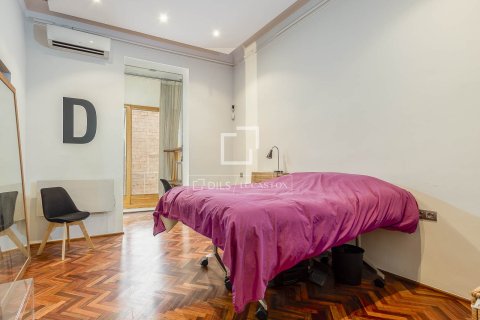 Lägenhet till salu i Barcelona, Spanien 2 sovrum, 175 kvm. Nr. 150377 - foto 12