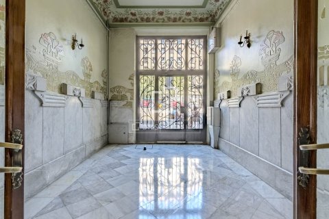 Lägenhet till salu i Barcelona, Spanien 2 sovrum, 175 kvm. Nr. 150377 - foto 3