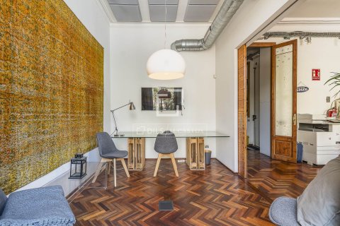 Lägenhet till salu i Barcelona, Spanien 2 sovrum, 175 kvm. Nr. 150377 - foto 22