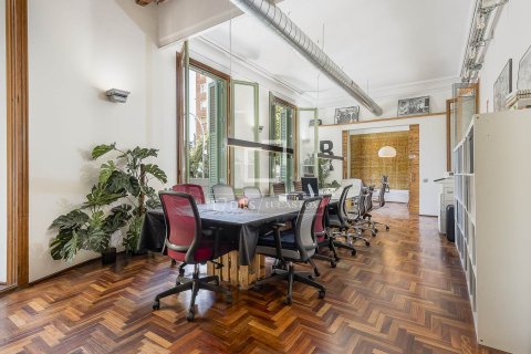 Lägenhet i Barcelona, Spanien 2 sovrum, 175 kvm. Nr. 150377