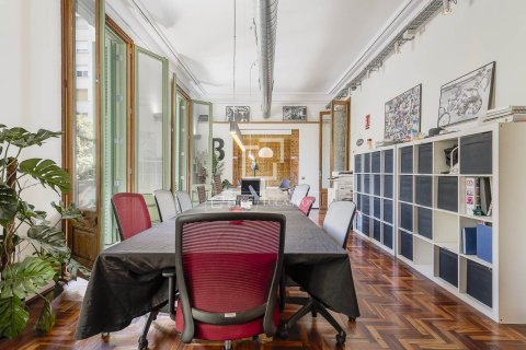 Lägenhet till salu i Barcelona, Spanien 2 sovrum, 175 kvm. Nr. 150377 - foto 26