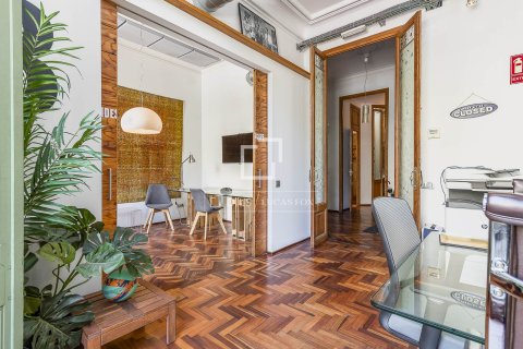 Lägenhet till salu i Barcelona, Spanien 2 sovrum, 175 kvm. Nr. 150377 - foto 21