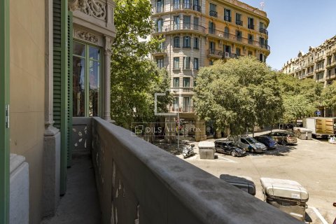 Lägenhet till salu i Barcelona, Spanien 2 sovrum, 175 kvm. Nr. 150377 - foto 2