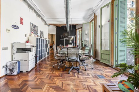 Lägenhet till salu i Barcelona, Spanien 2 sovrum, 175 kvm. Nr. 150377 - foto 6