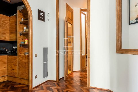 Lägenhet till salu i Barcelona, Spanien 2 sovrum, 175 kvm. Nr. 150377 - foto 19