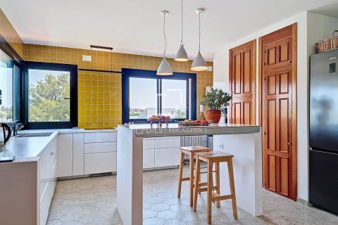 Villa for sale in Vilanova i la Geltru, Barcelona, Spain 5 bedrooms, 320 sq.m. No. 150382 - photo 28