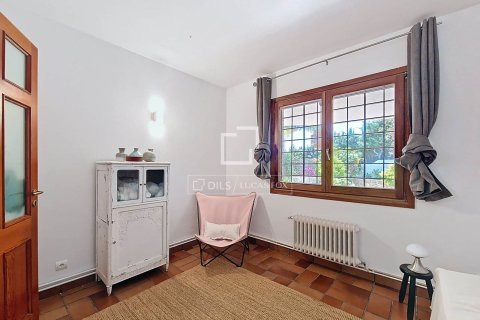 Villa for sale in Vilanova i la Geltru, Barcelona, Spain 5 bedrooms, 320 sq.m. No. 150382 - photo 17