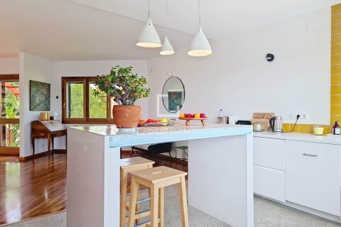 Villa for sale in Vilanova i la Geltru, Barcelona, Spain 5 bedrooms, 320 sq.m. No. 150382 - photo 29