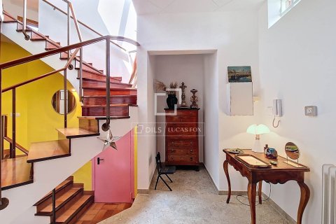 Villa for sale in Vilanova i la Geltru, Barcelona, Spain 5 bedrooms, 320 sq.m. No. 150382 - photo 8