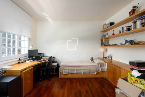 Villa for sale in Cabrils, Barcelona, Spain 5 bedrooms, 520 sq.m. No. 150383 - photo 23