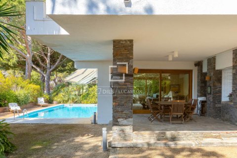 Villa for sale in Cabrils, Barcelona, Spain 5 bedrooms, 520 sq.m. No. 150383 - photo 7