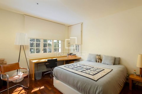 Villa for sale in Cabrils, Barcelona, Spain 5 bedrooms, 520 sq.m. No. 150383 - photo 22