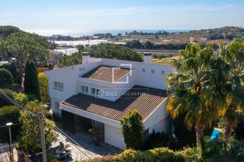 Villa for sale in Cabrils, Barcelona, Spain 5 bedrooms, 520 sq.m. No. 150383 - photo 28