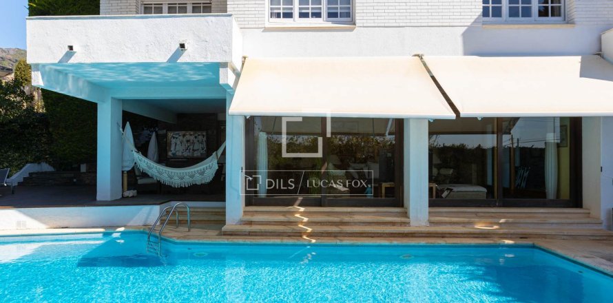 Villa in Cabrils, Barcelona, Spain 5 bedrooms, 520 sq.m. No. 150383