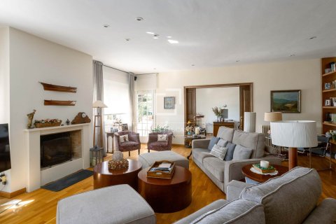 Villa for sale in Cabrils, Barcelona, Spain 5 bedrooms, 520 sq.m. No. 150383 - photo 14