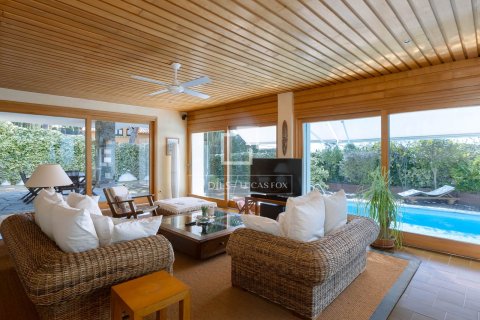 Villa for sale in Cabrils, Barcelona, Spain 5 bedrooms, 520 sq.m. No. 150383 - photo 28