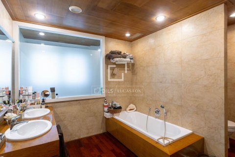 Villa for sale in Cabrils, Barcelona, Spain 5 bedrooms, 520 sq.m. No. 150383 - photo 20