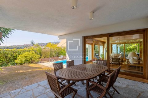 Villa for sale in Cabrils, Barcelona, Spain 5 bedrooms, 520 sq.m. No. 150383 - photo 8