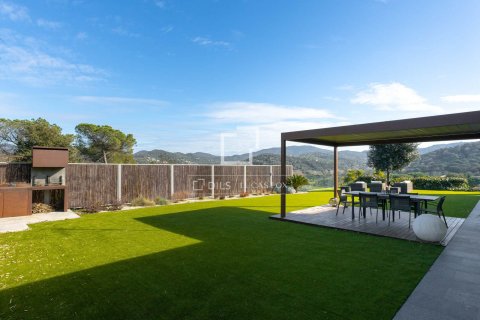 Villa for sale in Vallromanes, Barcelona, Spain 4 bedrooms, 400 sq.m. No. 150378 - photo 16