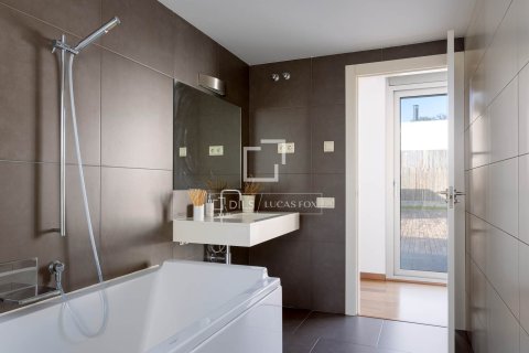 Villa for sale in Vallromanes, Barcelona, Spain 4 bedrooms, 400 sq.m. No. 150378 - photo 26